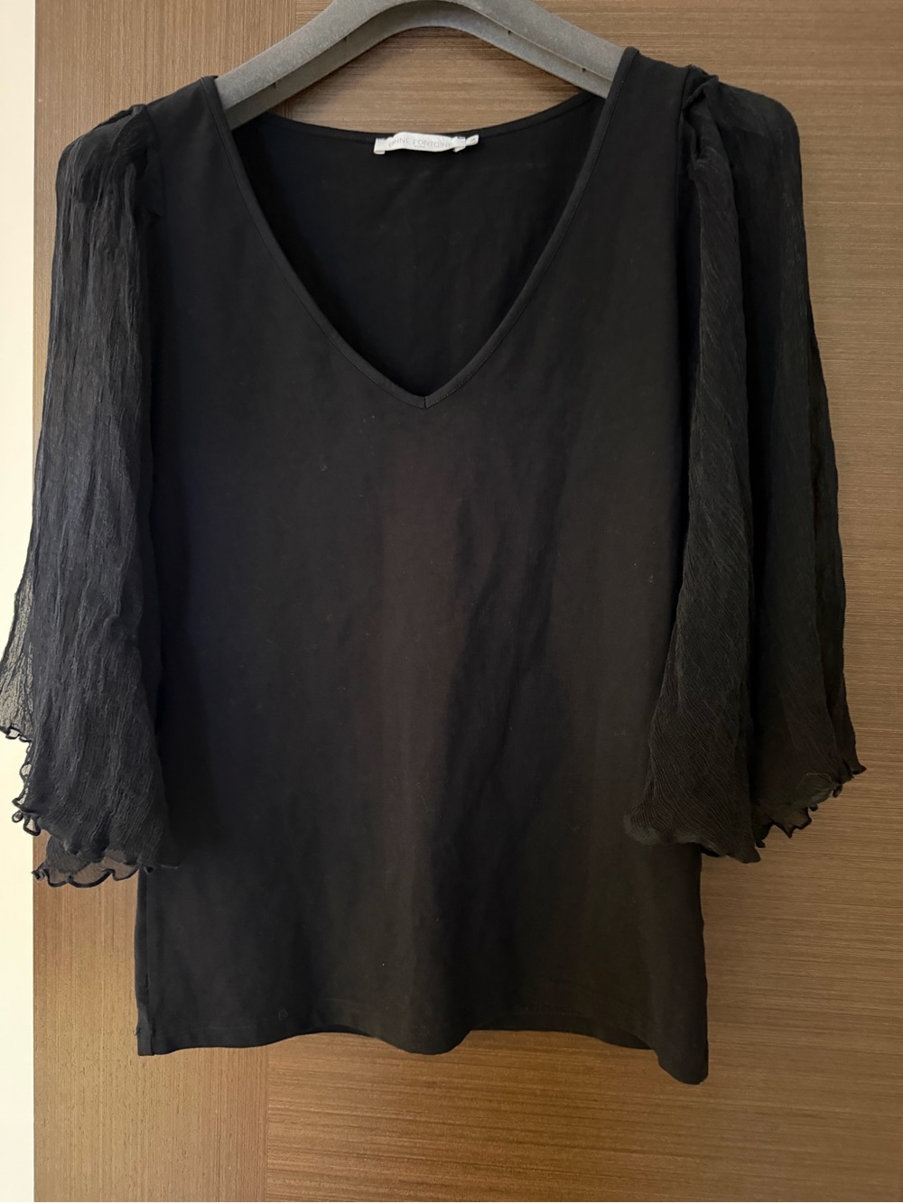 Blackman Fontaine  V-Neck Puff Sleeve Women's Top with sheer sleeves Sz 38